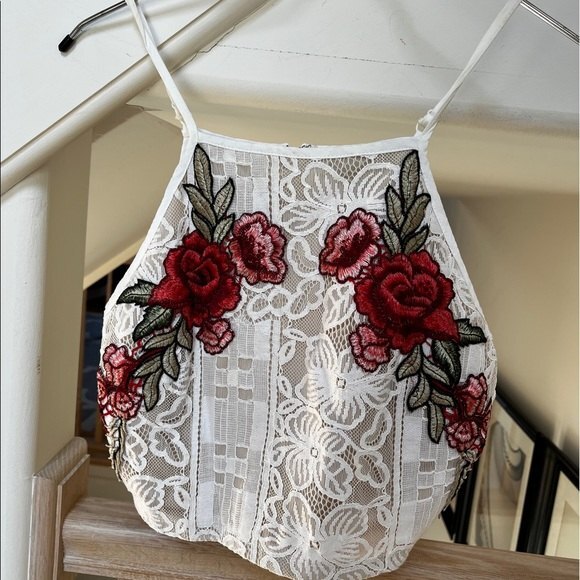 LuLus Embroidered Rose And Lace Crop Top Size XS - Picture 3 of 8